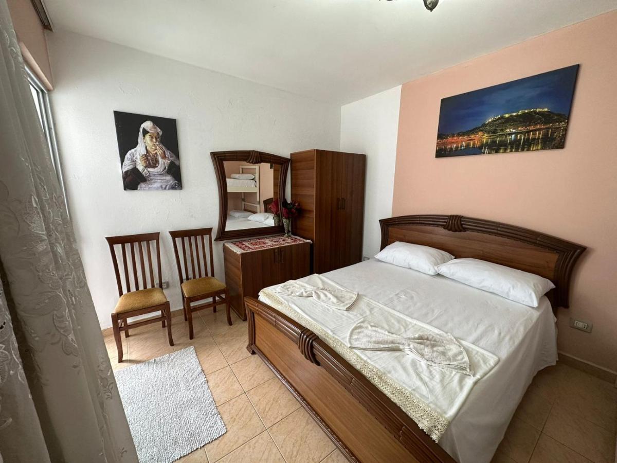 Cozy In The Center Appartement Shkodër